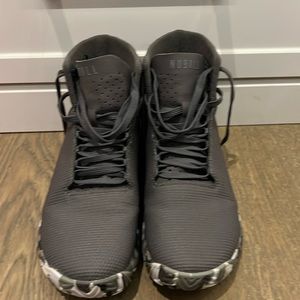 NOBULL high top size 9 women’s